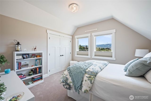 719 19th Street NE, East Wenatchee, WA 98802