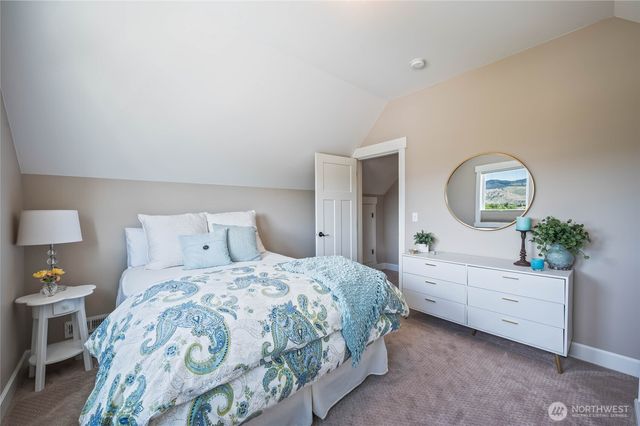 719 19th Street NE, East Wenatchee, WA 98802