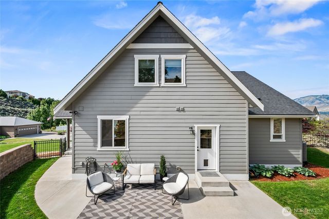 719 19th Street NE, East Wenatchee, WA 98802