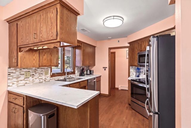 4738 Decatur Place N, New Hope, MN 55428