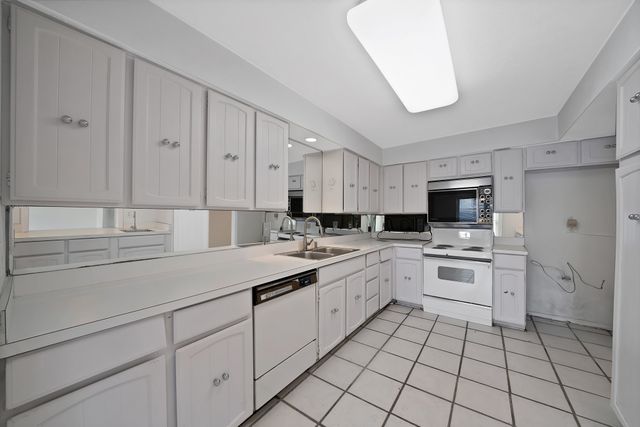 12574 Burninglog Lane, Dallas, TX 75243