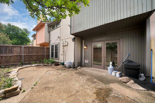 12574 Burninglog Lane, Dallas, TX 75243