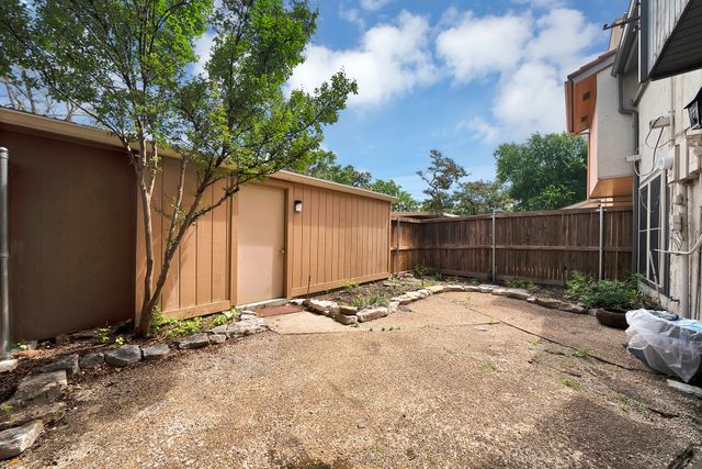 12574 Burninglog Lane, Dallas, TX 75243