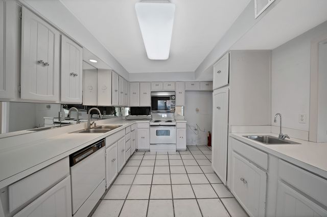 12574 Burninglog Lane, Dallas, TX 75243