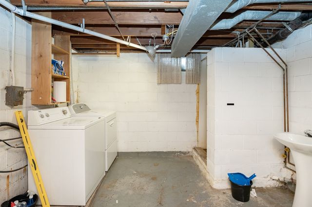 4119 Ardmore Road, Des Moines, IA 50310