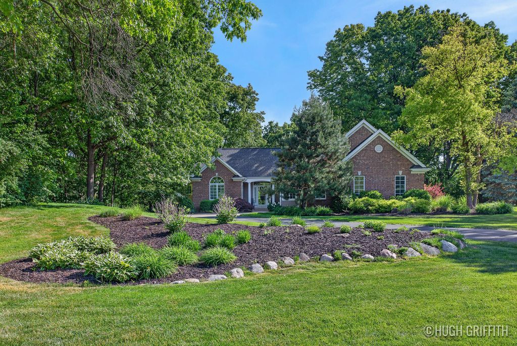 12917 Oak Highland Drive, Lowell, MI 49331