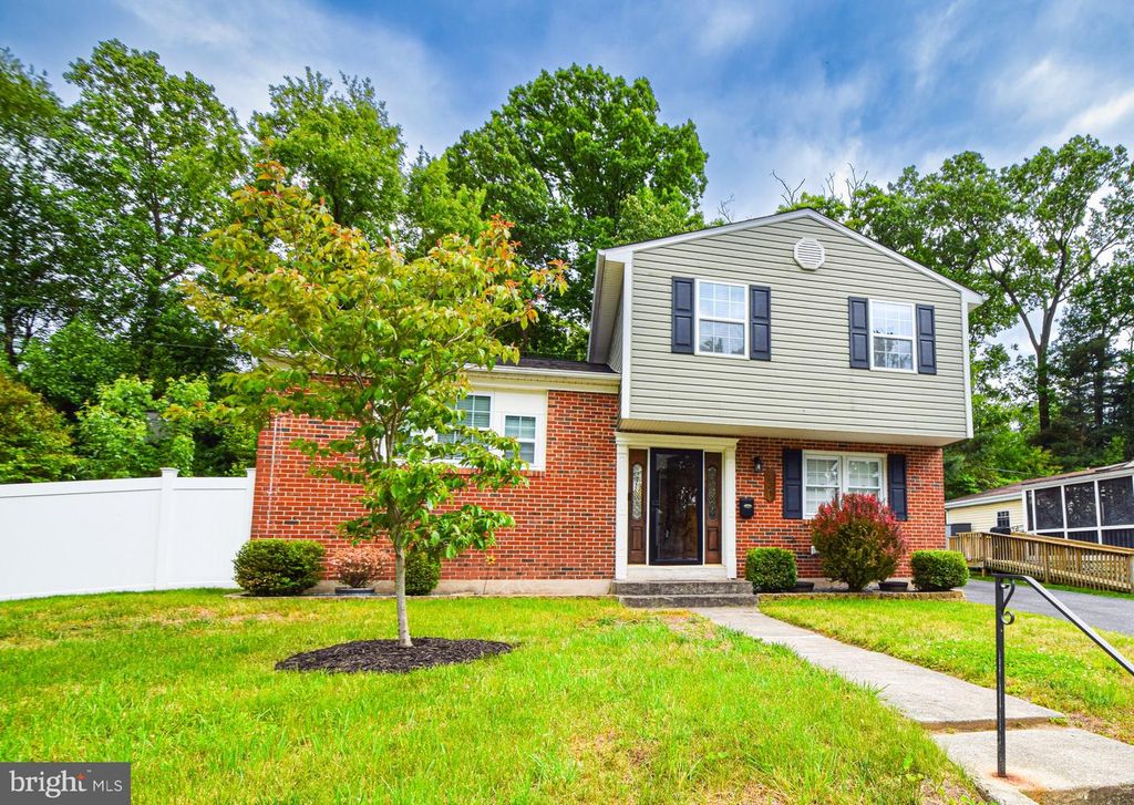 Image 2 of property listing at 231 CHARTLEY DR, Reisterstown, MD 21136