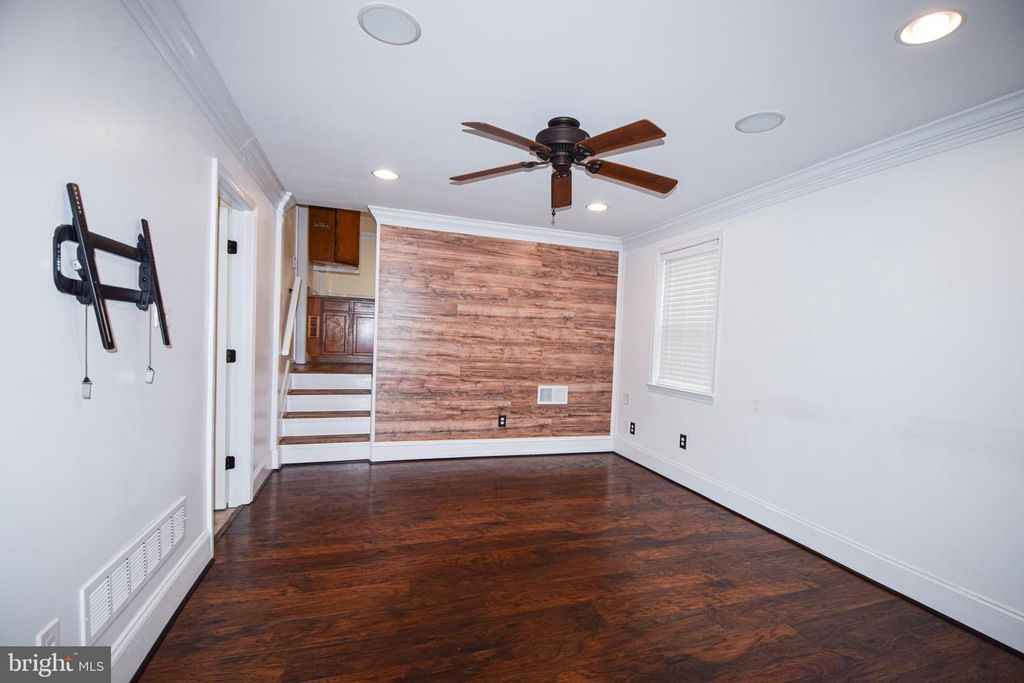 Image 20 of property listing at 231 CHARTLEY DR, Reisterstown, MD 21136