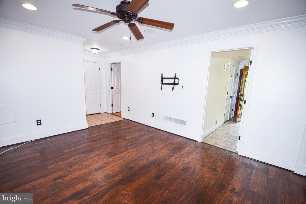Image 21 of property listing at 231 CHARTLEY DR, Reisterstown, MD 21136