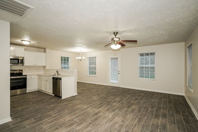 2562 Willowbranch Dr, Nashville, TN 37217