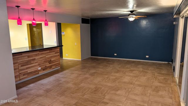2245 W OSBORN Road, Phoenix, AZ 85015