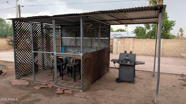 2245 W OSBORN Road, Phoenix, AZ 85015