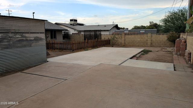 2245 W OSBORN Road, Phoenix, AZ 85015