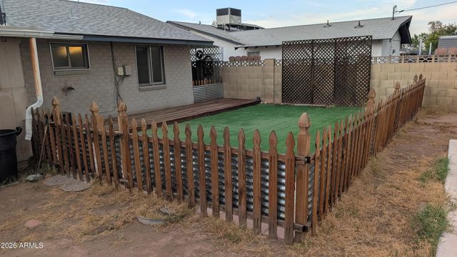2245 W OSBORN Road, Phoenix, AZ 85015