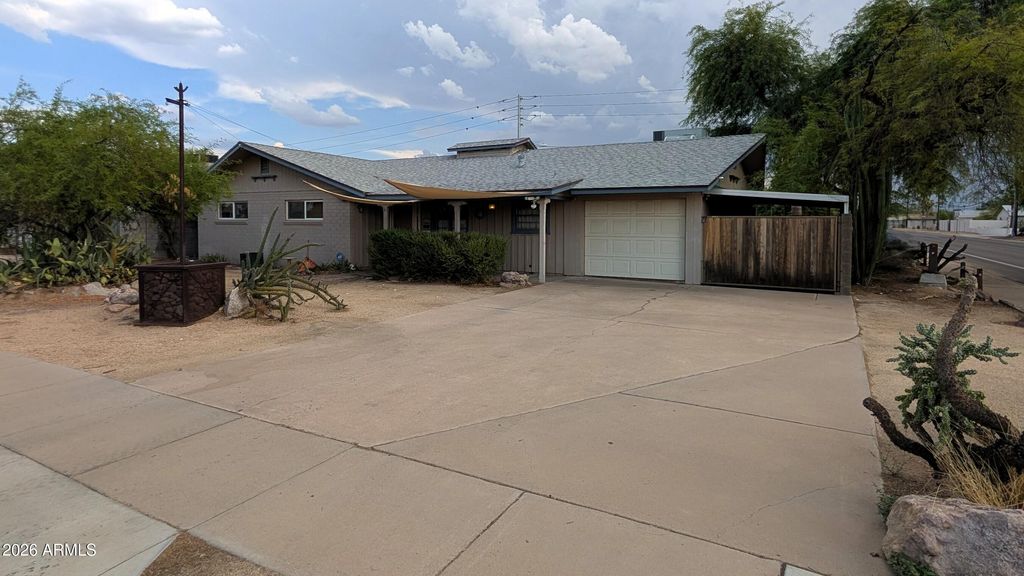 2245 W OSBORN Road, Phoenix, AZ 85015