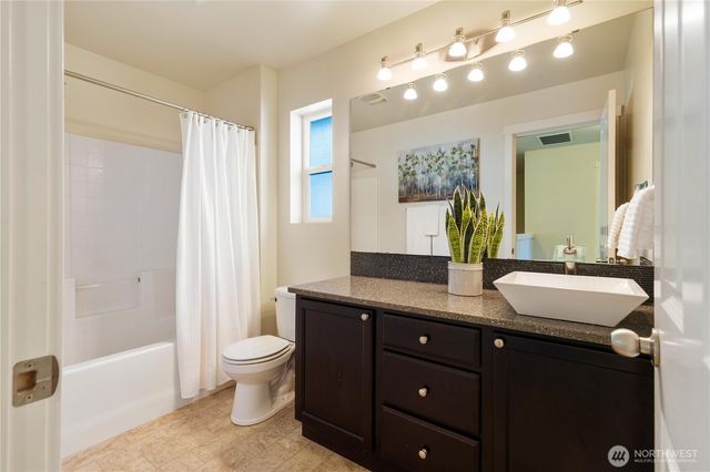 130 202nd Place SW, Lynnwood, WA 98036