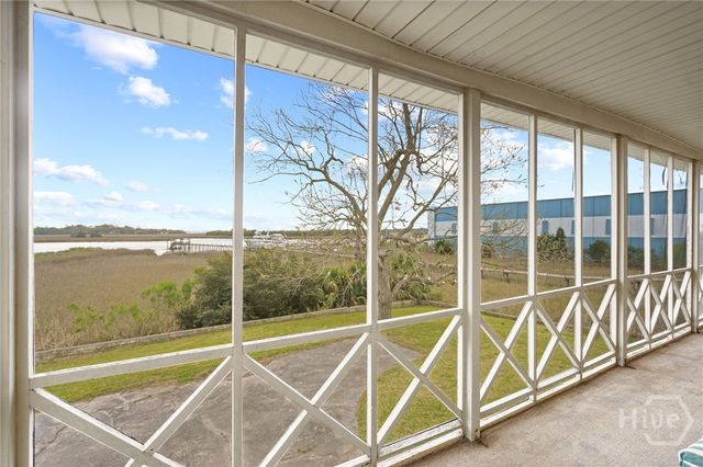 2704 River Drive, Savannah, GA 31404