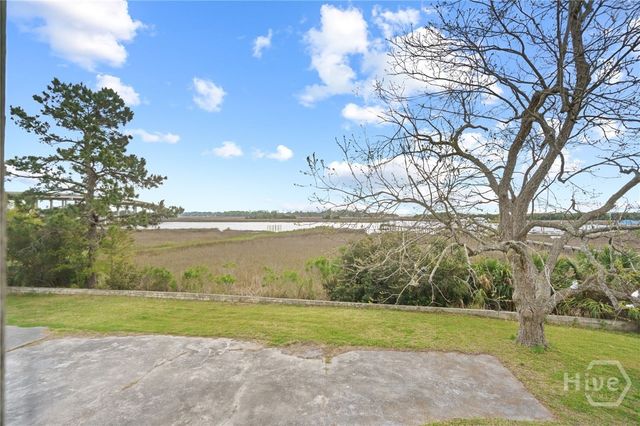 2704 River Drive, Savannah, GA 31404