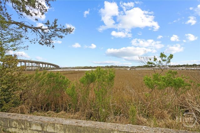 2704 River Drive, Savannah, GA 31404