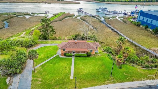 2704 River Drive, Savannah, GA 31404