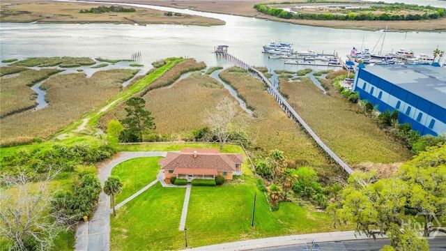 2704 River Drive, Savannah, GA 31404