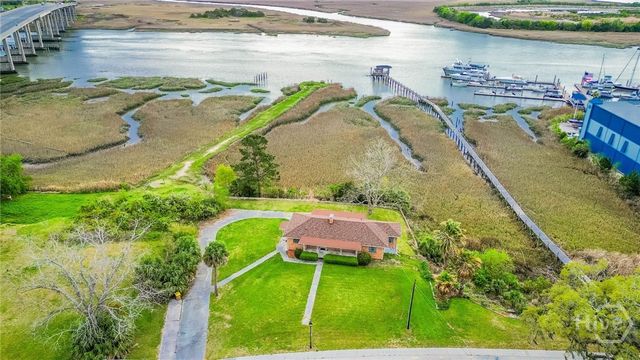 2704 River Drive, Savannah, GA 31404