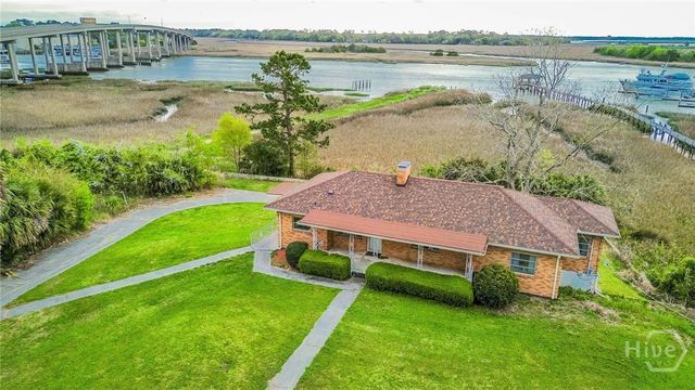 2704 River Drive, Savannah, GA 31404