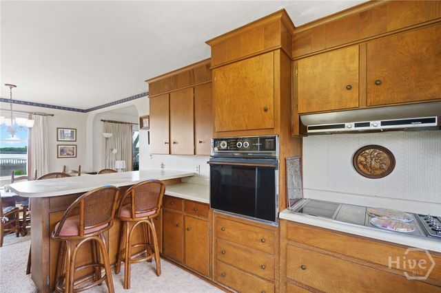 2704 River Drive, Savannah, GA 31404