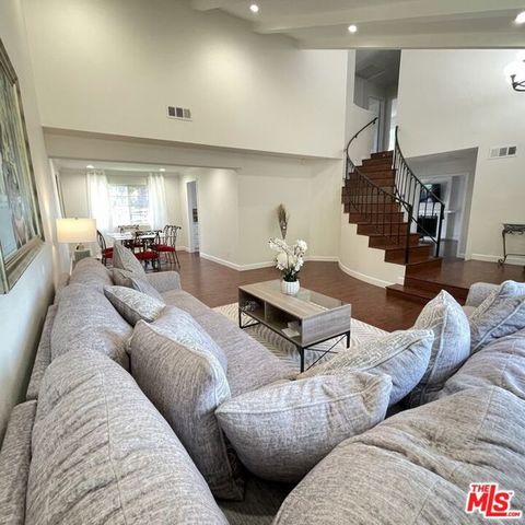 11158 Newcastle Avenue, Granada Hills (los Angeles), CA 91344