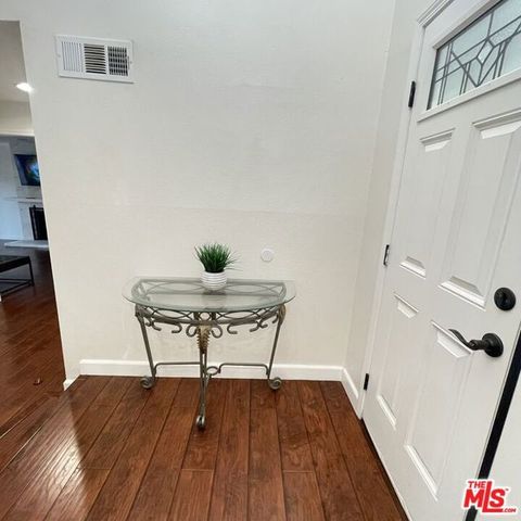 11158 Newcastle Avenue, Granada Hills (los Angeles), CA 91344