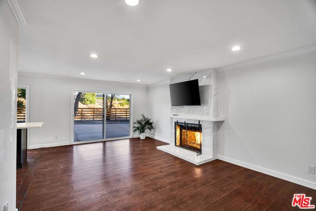 11158 Newcastle Avenue, Granada Hills (los Angeles), CA 91344