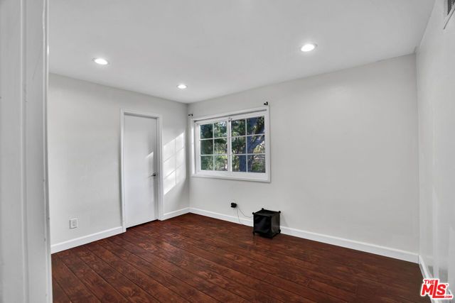 11158 Newcastle Avenue, Granada Hills (los Angeles), CA 91344