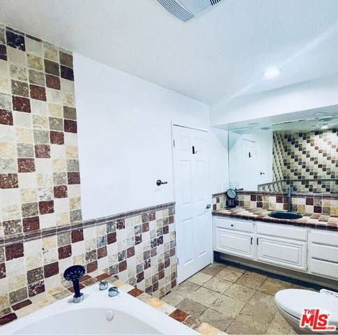 11158 Newcastle Avenue, Granada Hills (los Angeles), CA 91344