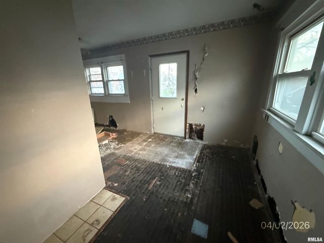 932 W EDWARDS Street, Springfield, IL 62704