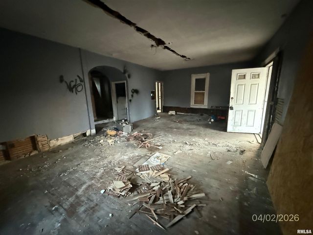 932 W EDWARDS Street, Springfield, IL 62704