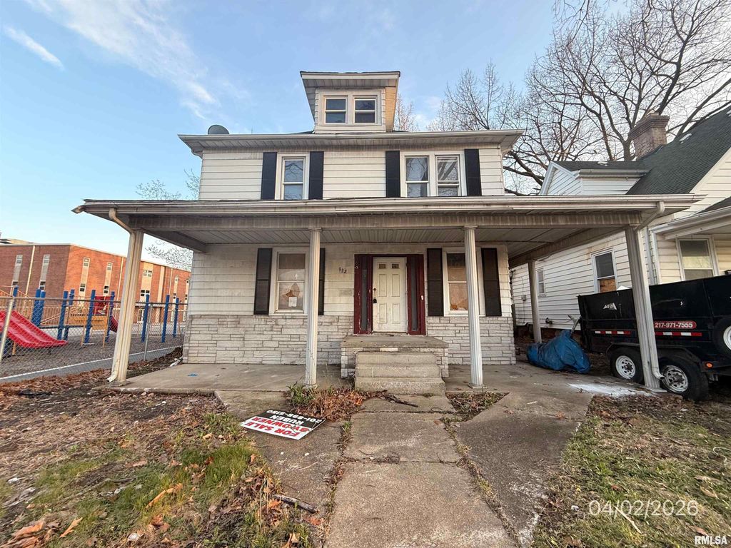 932 W EDWARDS Street, Springfield, IL 62704
