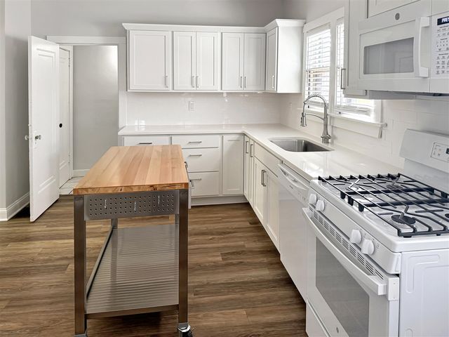 1107 Neland Avenue, Grand Rapids, MI 49507