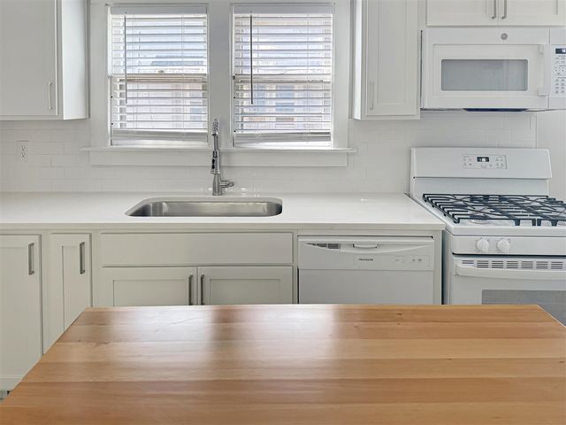 1107 Neland Avenue, Grand Rapids, MI 49507