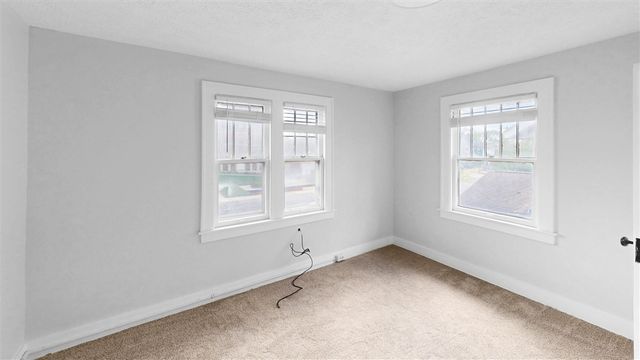 1107 Neland Avenue, Grand Rapids, MI 49507