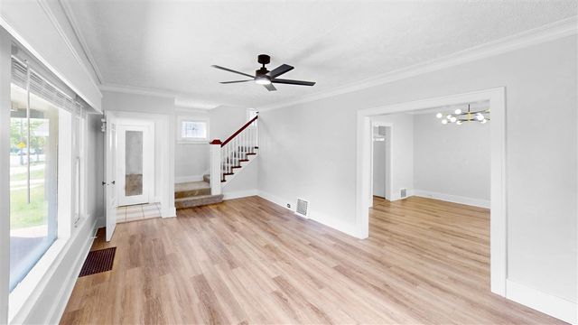 1107 Neland Avenue, Grand Rapids, MI 49507