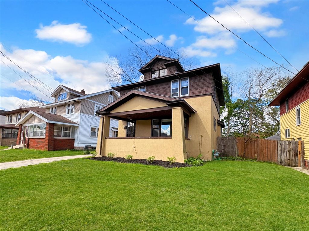 1107 Neland Avenue, Grand Rapids, MI 49507