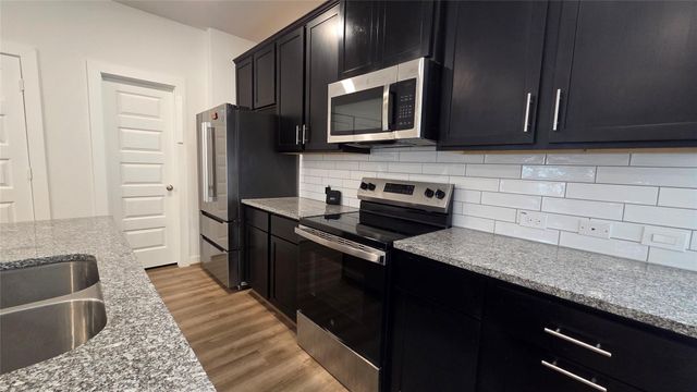 1015 Thor, Roman Forest, TX 77357