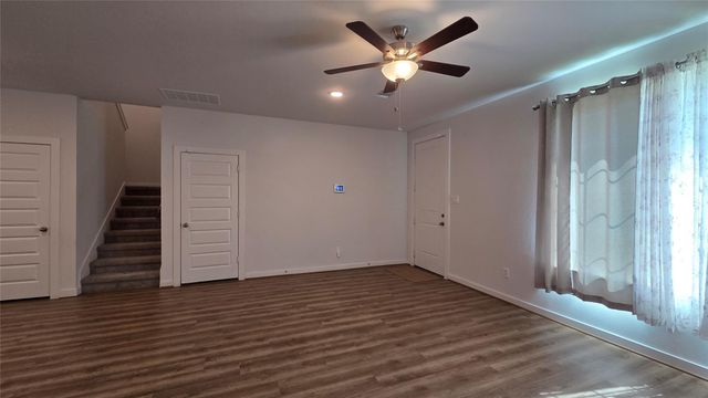 1015 Thor, Roman Forest, TX 77357