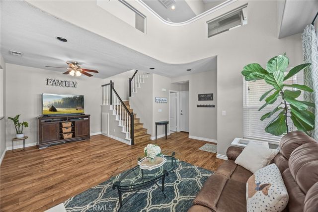 1559 San Fernando Drive, Corona, CA 92882