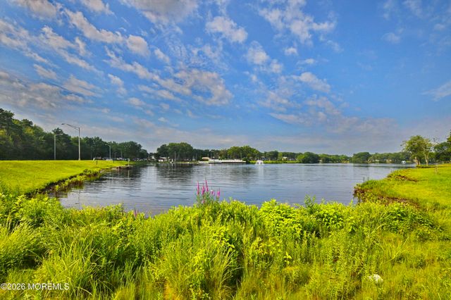 243D Jefferson Court, Lakewood, NJ 08701