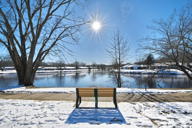 243D Jefferson Court, Lakewood, NJ 08701