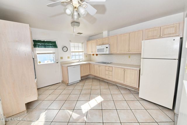 243D Jefferson Court, Lakewood, NJ 08701