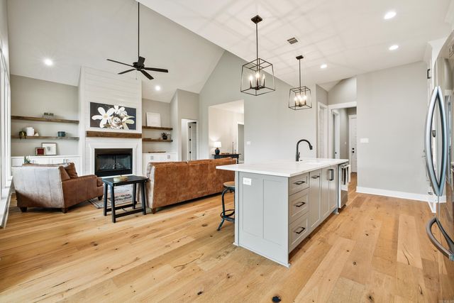 4905 Lake Vista Drive, Benton, AR 72019