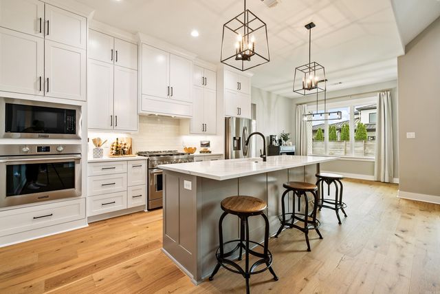 4905 Lake Vista Drive, Benton, AR 72019