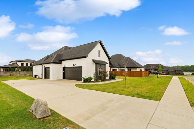 4905 Lake Vista Drive, Benton, AR 72019